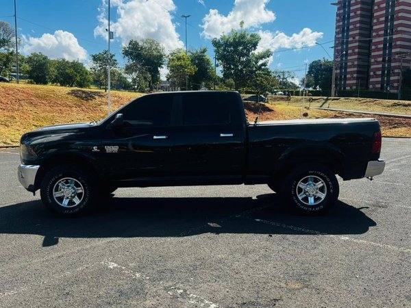 Foto 3 - RAM 2500 Laramie 6.7 Turbo Diesel 4x4