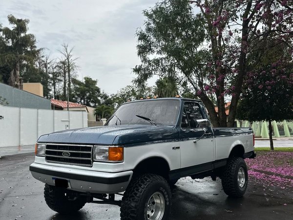 Foto 1 - Ford F1000 Super Série 3.9 Turbo Diesel 4x2 C.S