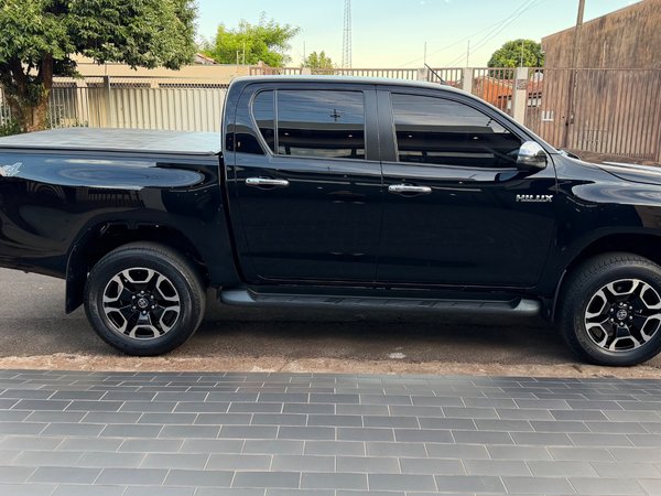 Foto 5 - Toyota Hilux SRV 2.8 Turbo Diesel 4x4