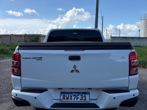 Foto 3 - Mitsubishi L200 Triton Sport GL 2.4 Turbo Diesel 4x4