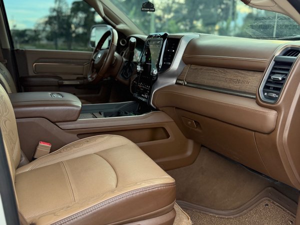 Foto 9 - RAM 3500 Longhorn Limited 6.7 Turbo Diesel 4x4