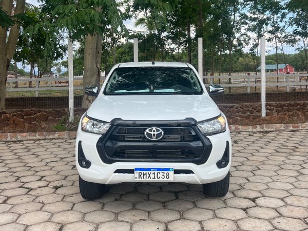 Foto 1 - Toyota Hilux STD 2.8 Turbo Diesel 4x4