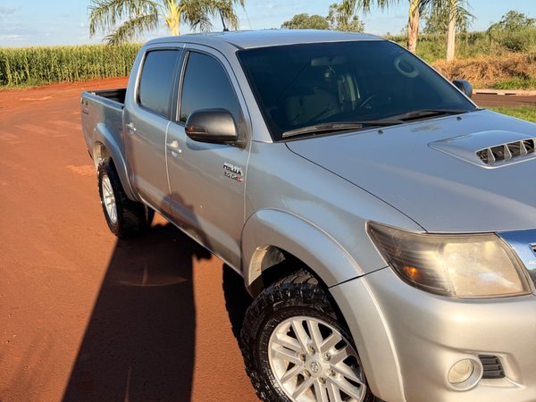 Foto 2 - Toyota Hilux SRV Top 3.0 Turbo Diesel 4x4