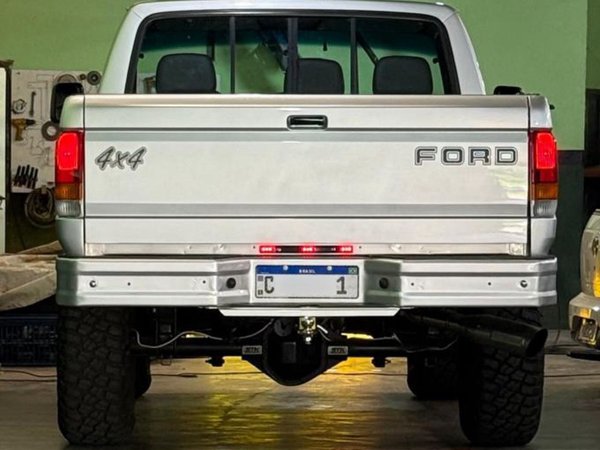 Foto 6 - Ford F1000 XLT 4.3 Turbo Diesel 4x4 C.S