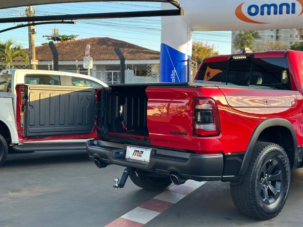 Foto 7 - RAM 1500 Rebel 5.7 V8 Gasolina 4x4