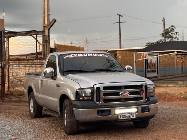 Foto 2 - Ford F250 XLT 3.9 Turbo Diesel 4x2 C.S
