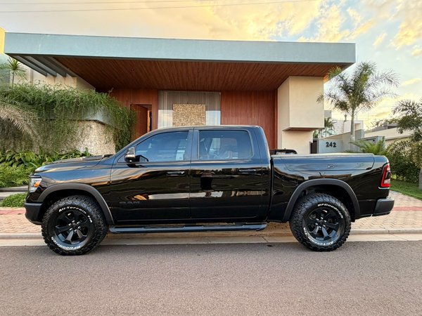 Foto 1 - RAM 1500 Rebel 5.7 V8 Gasolina 4x4