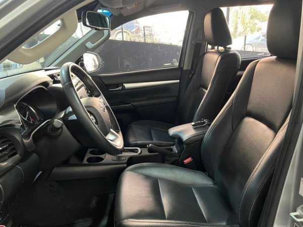 Foto 2 - Toyota Hilux SRX 2.8 Turbo Diesel 4x4
