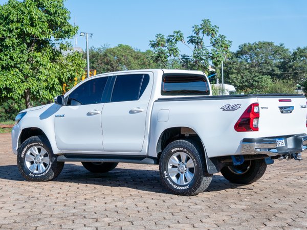 Foto 3 - Toyota Hilux SR 2.8 Turbo Diesel 4x4