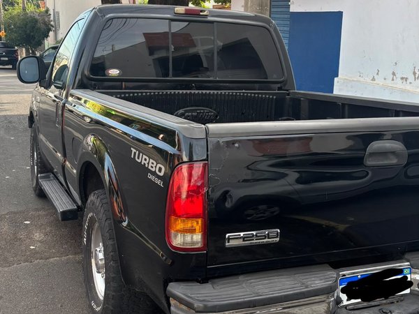 Foto 3 - Ford F250 XLT 4.2 Turbo Diesel 4x2 C.S