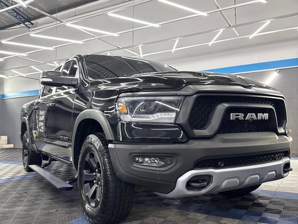 Foto 1 - RAM 1500 Rebel 5.7 V8 Gasolina 4x4