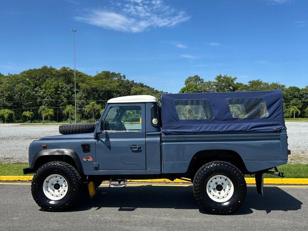 Foto 4 - Land Rover Defender 110 Hcpu 2.5 Turbo Diesel 4x4