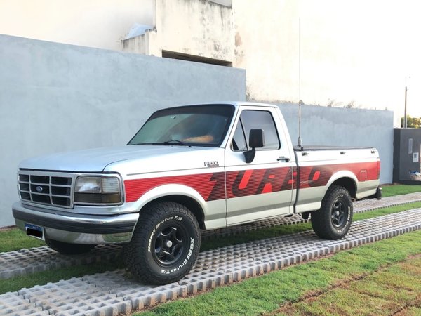 Foto 1 - Ford F1000 XLT 2.5 Turbo Diesel 4x2 C.S
