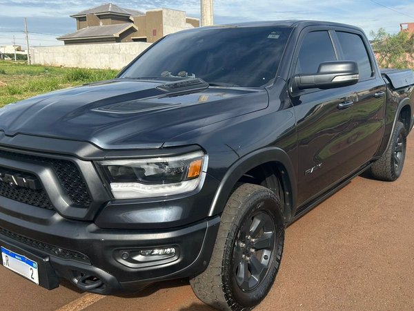 Foto 2 - RAM 1500 Rebel 5.7 V8 Gasolina 4x4