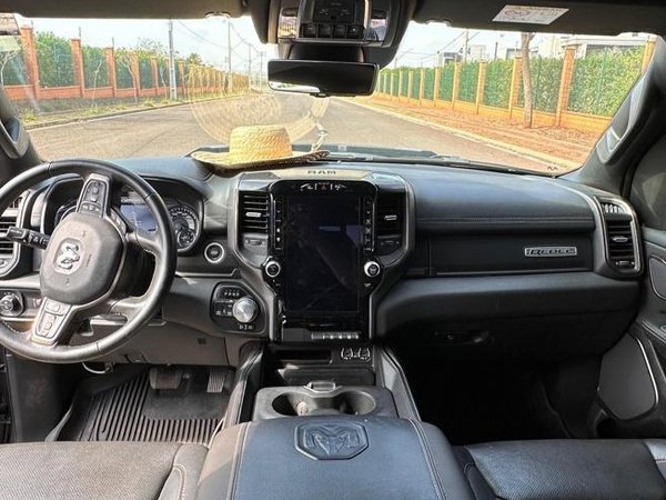 Foto 6 - RAM 1500 Rebel 5.7 V8 Gasolina 4x4