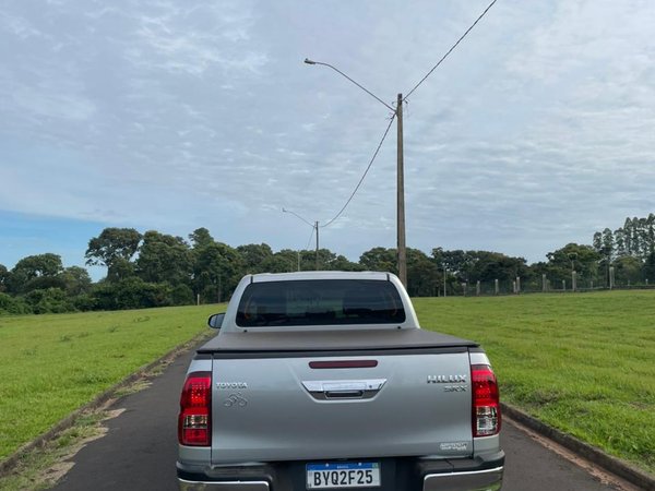 Foto 5 - Toyota Hilux SRX 2.8 Turbo Diesel 4x4