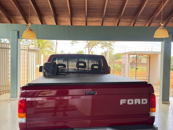 Foto 3 - Ford F1000 XLT 2.5 Turbo Diesel 4x2 C.S