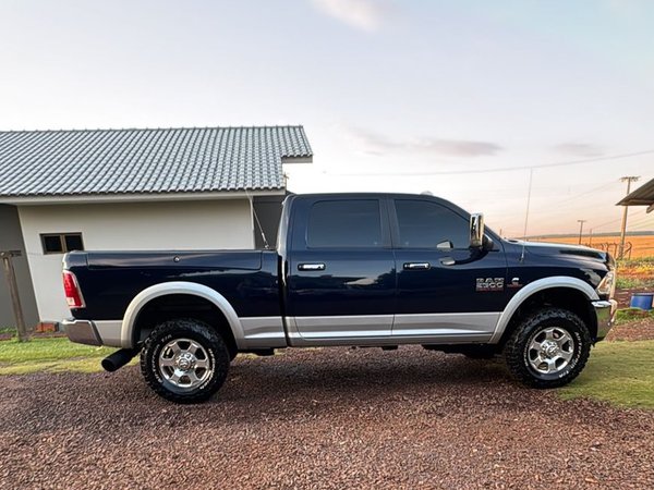 Foto 2 - RAM 2500 Laramie 6.7 Turbo Diesel 4x4