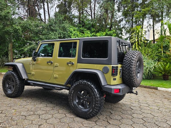 Foto 4 - Jeep Wrangler Unlimited Sport 3.6 V6 24v 4x4 4p.