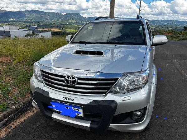 Foto 2 - Toyota Hilux SW4 SRV 3.0 Turbo Diesel 4x4