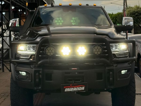 Foto 2 - RAM 3500 Longhorn Limited 6.7 Turbo Diesel 4x4