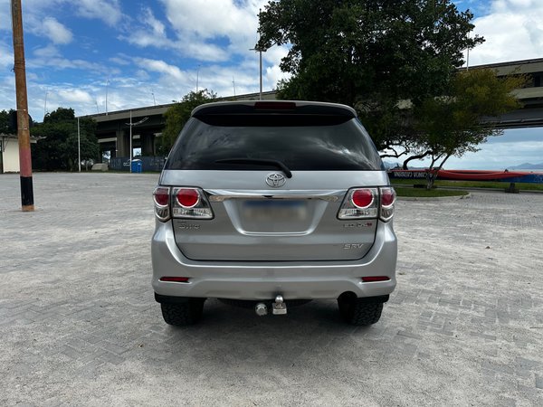 Foto 5 - Toyota Hilux SW4 SRV 3.0 Turbo Diesel 4x4