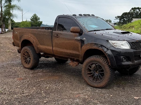 Foto 6 - Toyota Hilux DX 3.0 Diesel 4x4