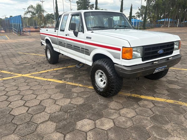 Foto 4 - Ford F1000 3.9 Diesel