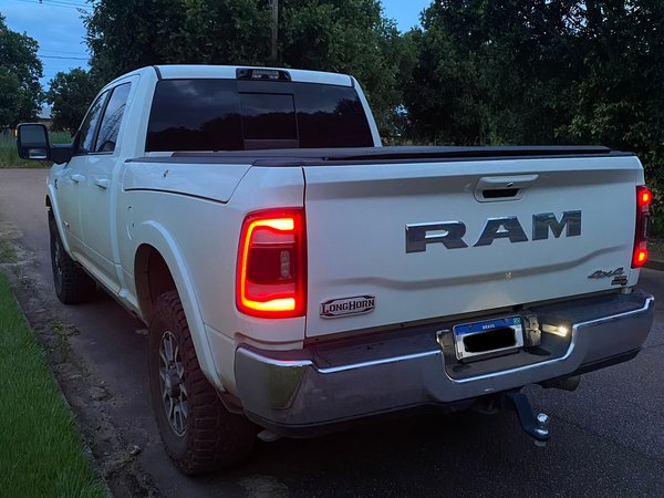 Foto 3 - RAM 3500 Longhorn Limited 6.7 Turbo Diesel 4x4