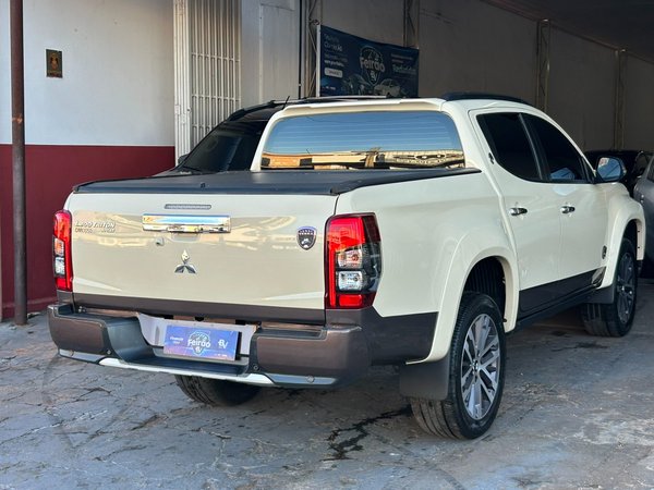Foto 2 - Mitsubishi L200 Triton Sport HPE-S 2.4 Turbo Diesel 4x4