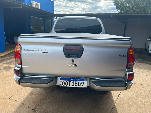 Foto 6 - Mitsubishi L200 Triton GLX 3.2 Turbo Diesel 4x4