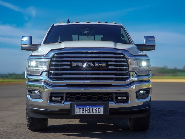 Foto 2 - RAM 3500 Longhorn Limited 6.7 Turbo Diesel 4x4