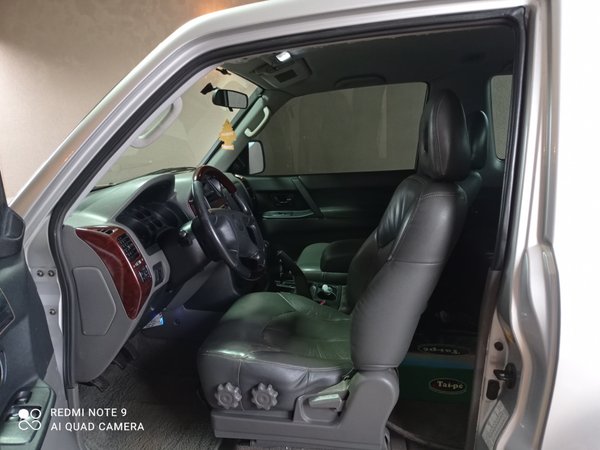 Foto 3 - Mitsubishi Pajero GLS 3.5 V6 Gasolina 4x4