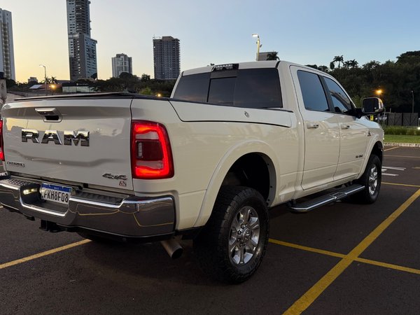 Foto 5 - RAM 2500 Laramie 6.7 Turbo Diesel 4x4