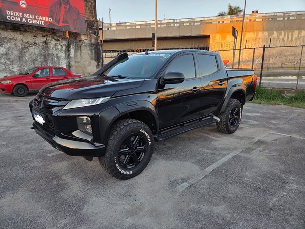 Foto 3 - Mitsubishi L200 Triton Sport GLS 2.4 Turbo Diesel 4x4