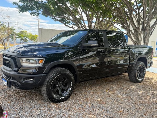 Foto 3 - RAM 1500 Rebel 5.7 V8 Gasolina 4x4