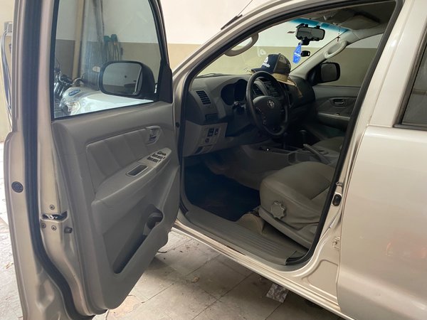 Foto 5 - Toyota Hilux SRV 3.0 Turbo Diesel 4x4
