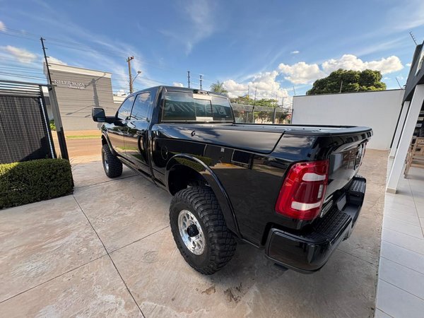 Foto 4 - RAM 3500 Longhorn Limited 6.7 Turbo Diesel 4x4