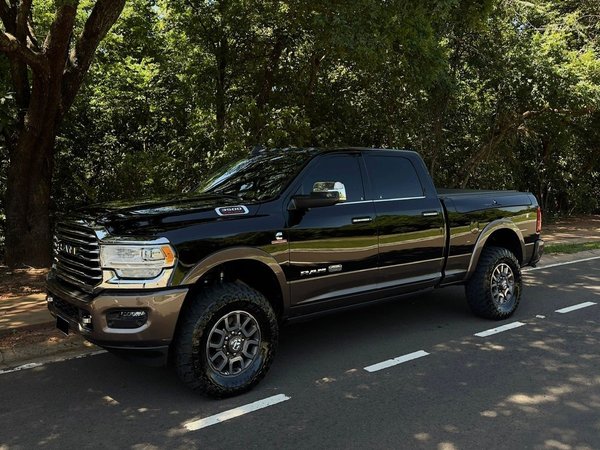 Foto 1 - RAM 3500 Yellowstone Edition 6.7 Turbo Diesel 4x4