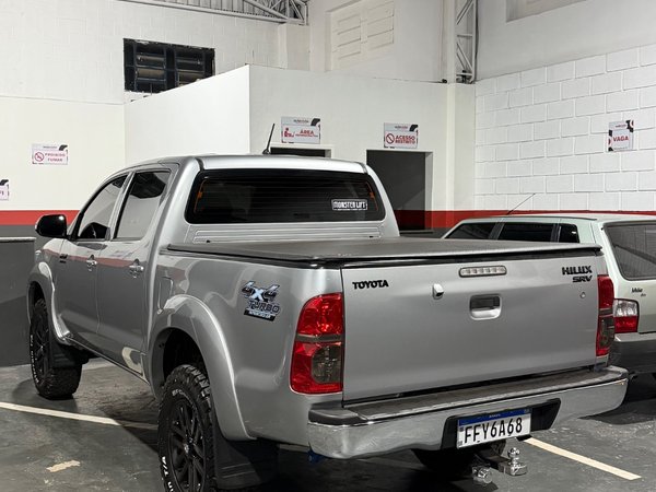 Foto 5 - Toyota Hilux SRV 3.0 Turbo Diesel 4x4