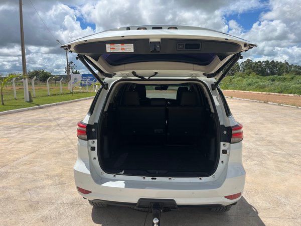 Foto 6 - Toyota Hilux SW4 SRX 2.8 Turbo Diesel 4x4