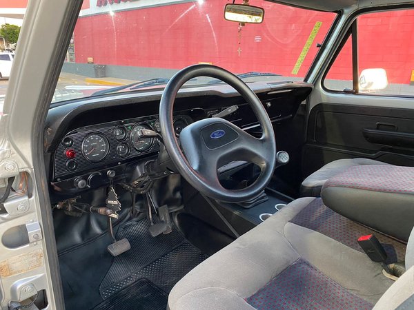 Foto 6 - Ford F1000 3.9 Diesel