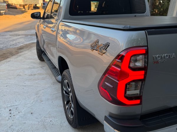 Foto 3 - Toyota Hilux SRX 2.8 Turbo Diesel 4x4