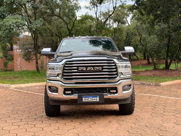 Foto 2 - RAM 3500 Longhorn Limited 6.7 Turbo Diesel 4x4