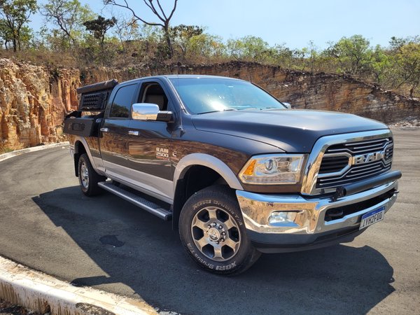 Foto 10 - RAM 2500 Laramie 6.7 Turbo Diesel 4x4