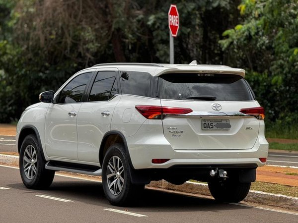 Foto 6 - Toyota Hilux SW4 SRX 2.8 Turbo Diesel 4x4