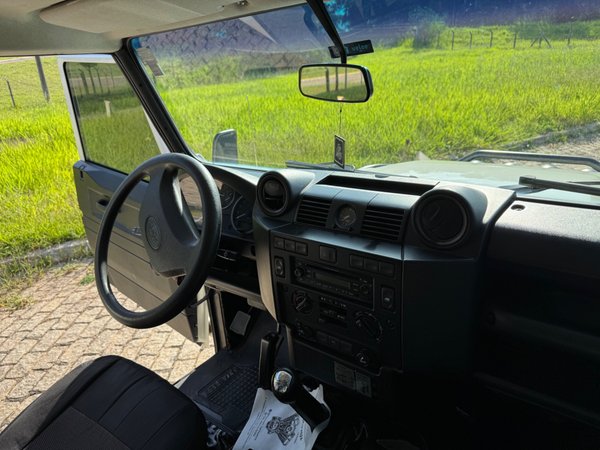 Foto 10 - Land Rover Defender Crew Cab 130 2.5 Turbo Diesel 4x4