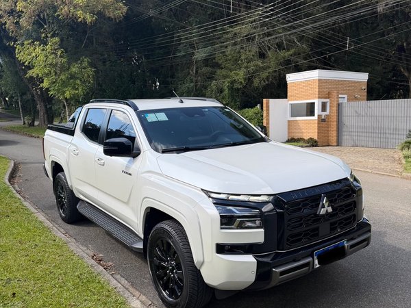 Foto 1 - Mitsubishi Triton Katana 2.4 Bi-Turbo Diesel 4x4