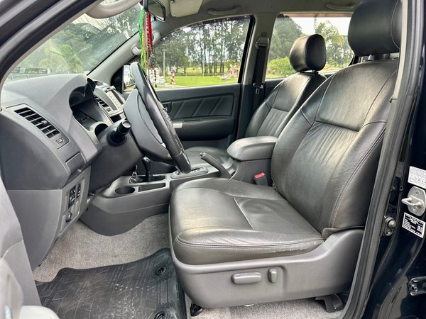 Foto 6 - Toyota Hilux SRV 3.0 Turbo Diesel 4x4