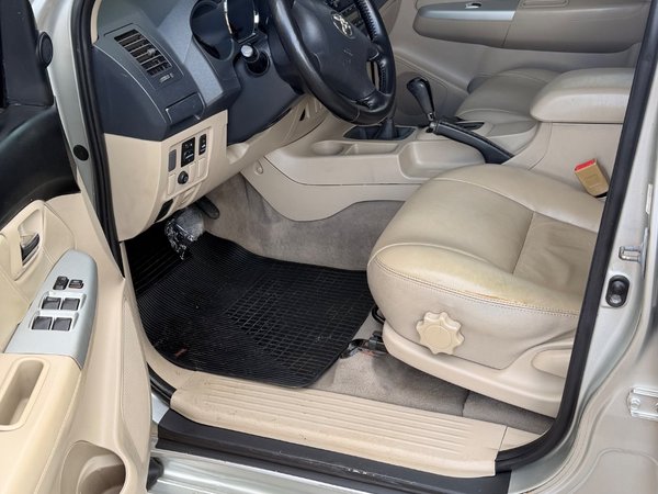 Foto 2 - Toyota Hilux SW4 SRV 3.0 Turbo Diesel 4x4